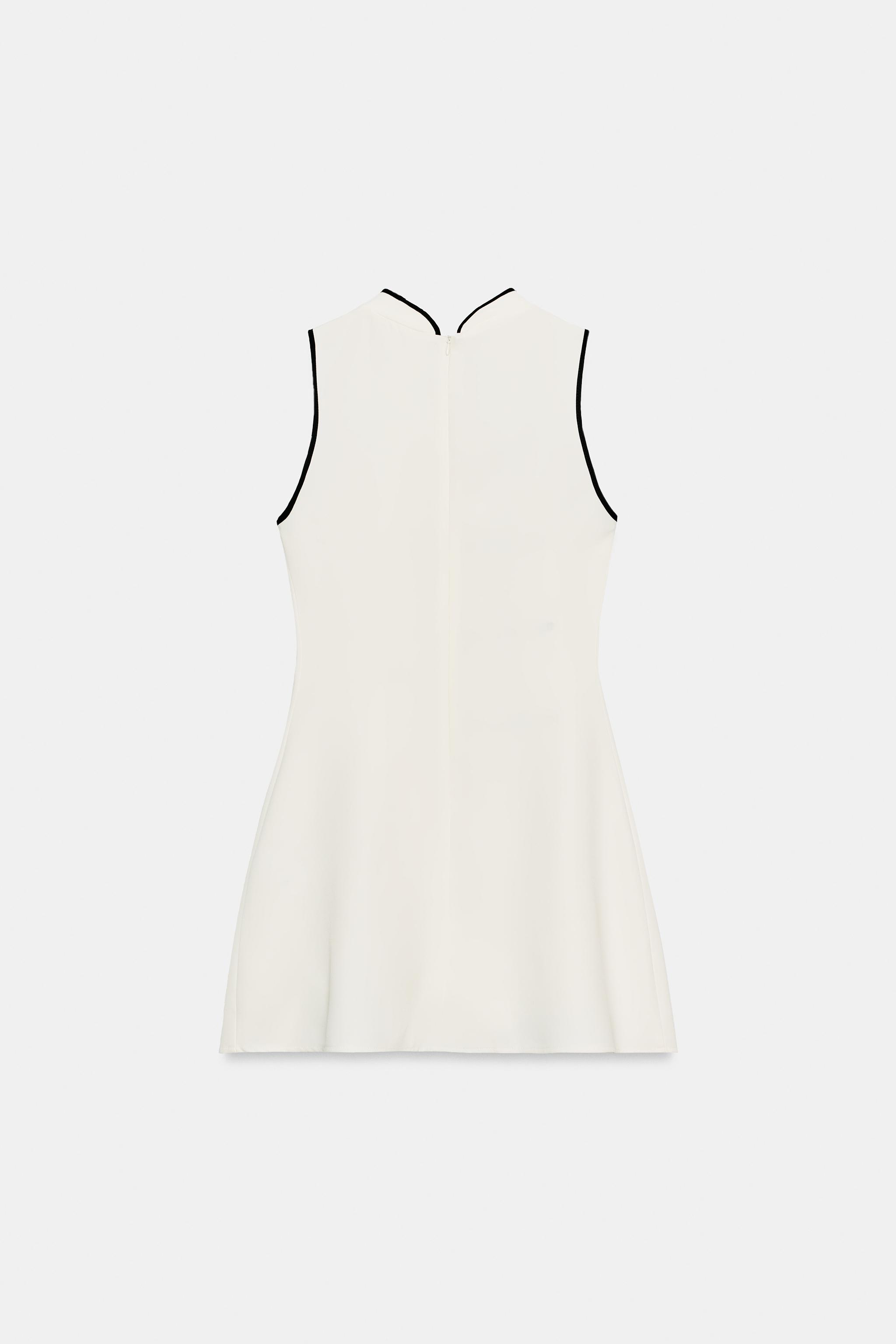 SHORT FROG CLASP DRESS